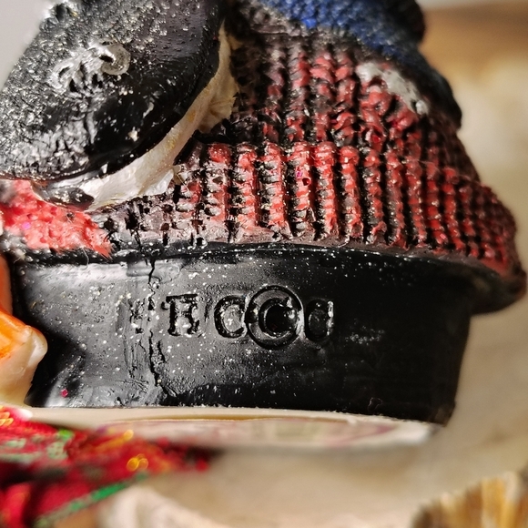 Jubilee Giftware Penguin Shelf Sitter Ornament Arctic Ice Fishing Figurine - Picture 9 of 16